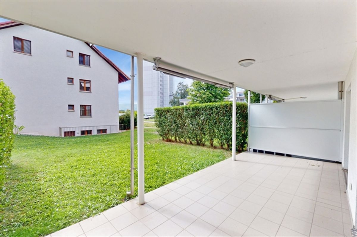 Grosszügige, helle Wohnung mit Sitzplatz - 3