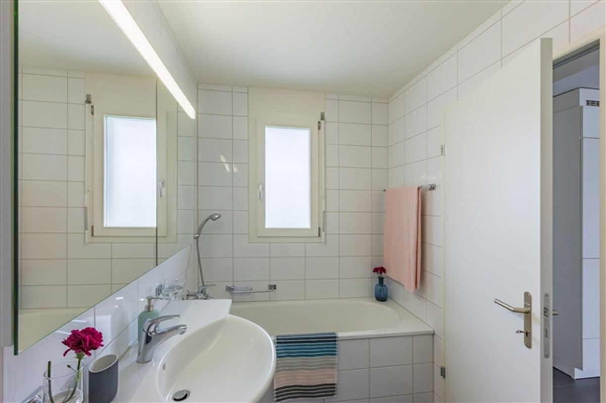 Grosszügige, helle Wohnung mit Sitzplatz - 6