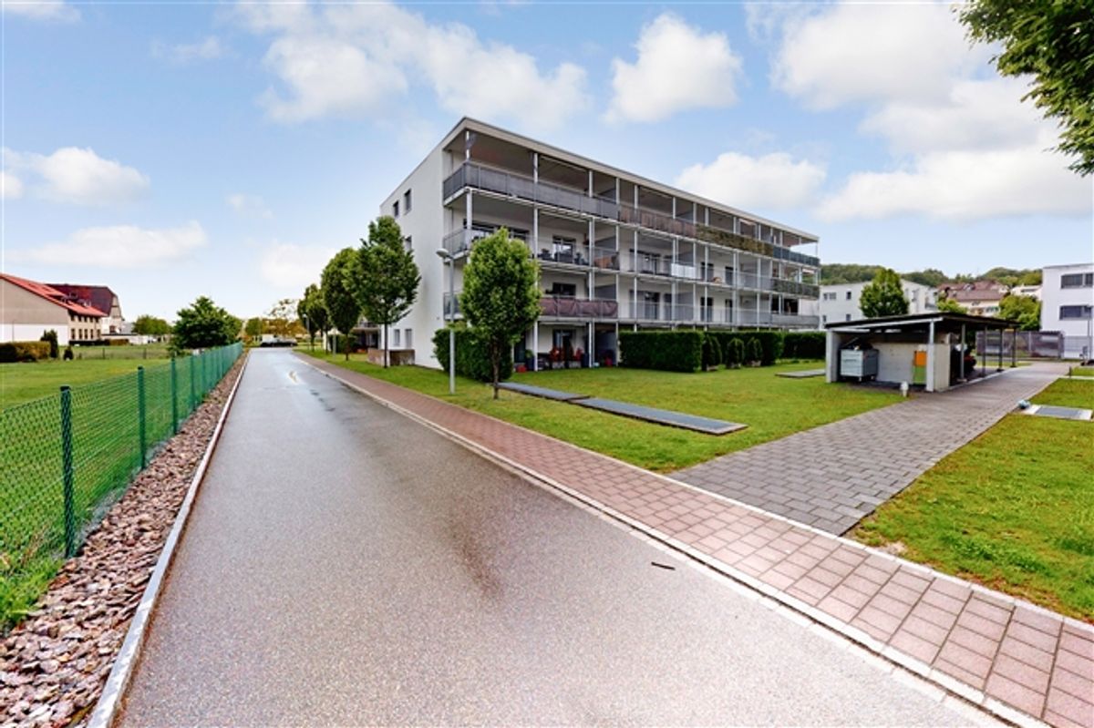 Grosszügige, helle Wohnung mit Sitzplatz - 8