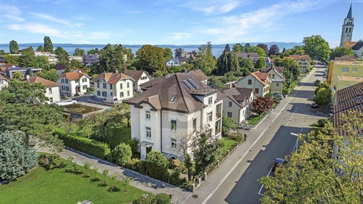 HERRSCHAFTSHAUS MIT AUSBAUPOTENTIAL AN TOP LAGE - 0