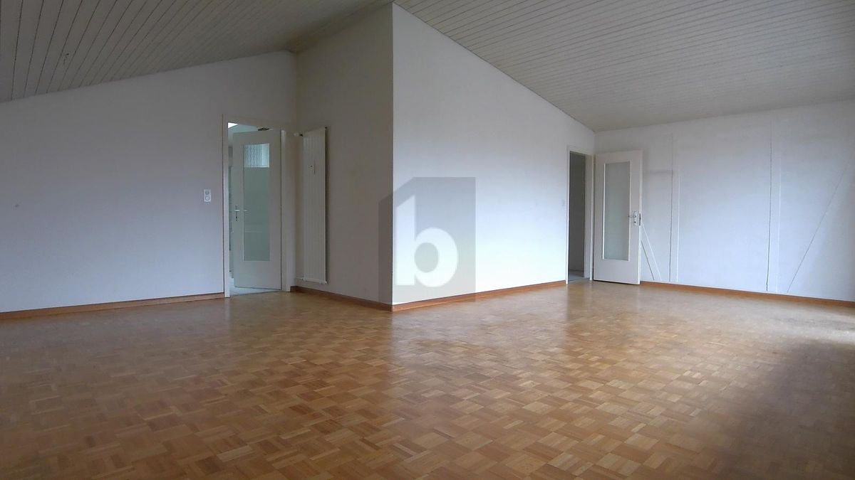 VIEL PRIVATSPHÄRE, ESTRICH & AUSSENSTELLPLATZ - 2