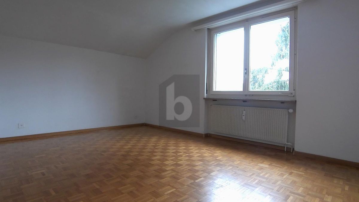 VIEL PRIVATSPHÄRE, ESTRICH & AUSSENSTELLPLATZ - 3
