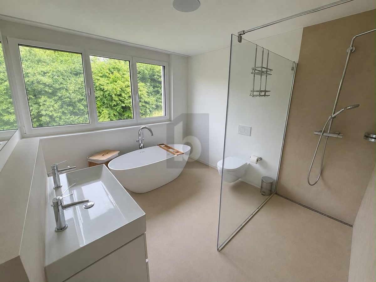 EXKLUSIV UND RUHIG MIT UNVERBAUBARER AUSSICHT! - 4