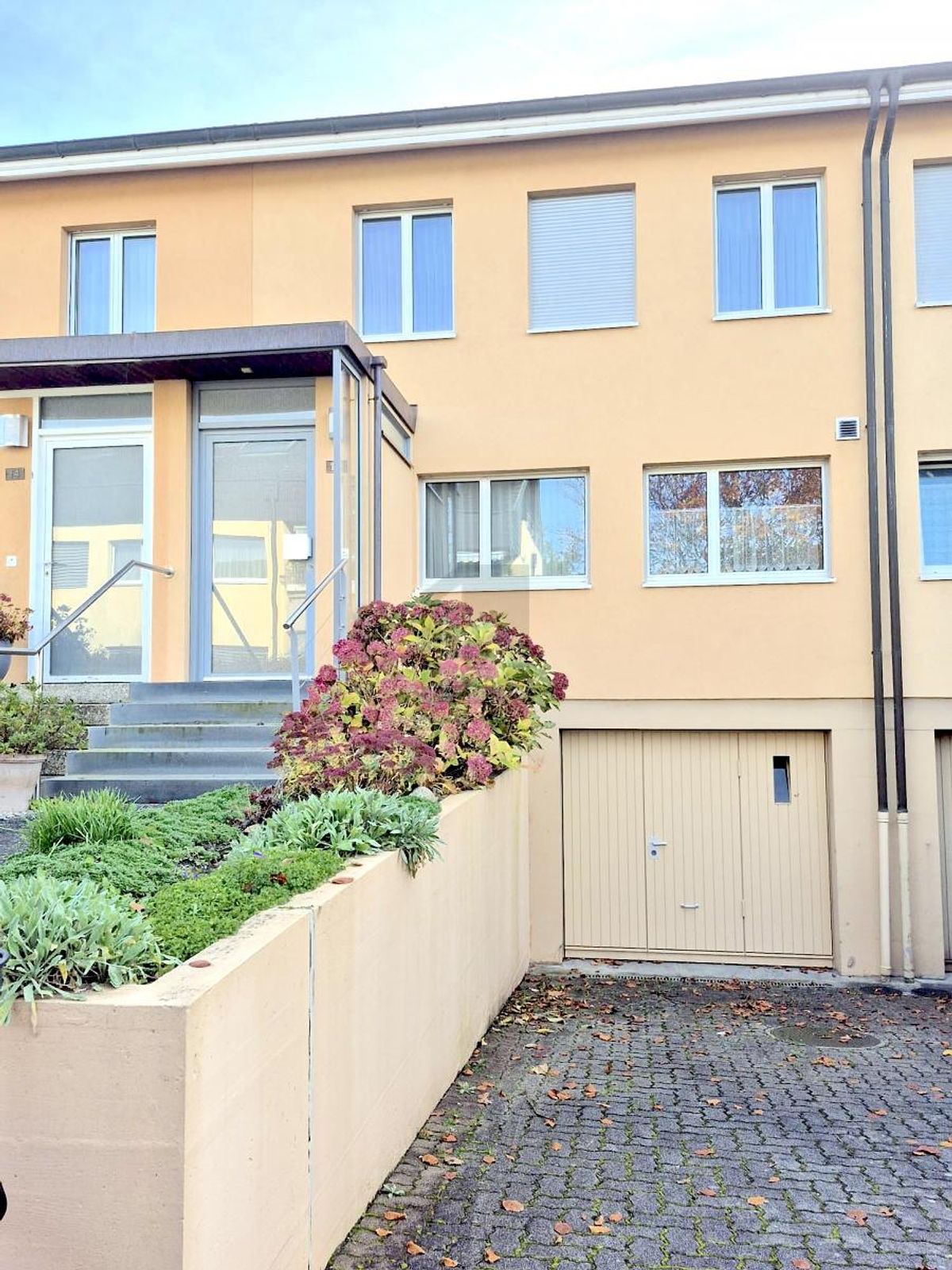 FAMILIENFREUNDLICH, GROSSZÜGIG UND ZENTRAL - 3