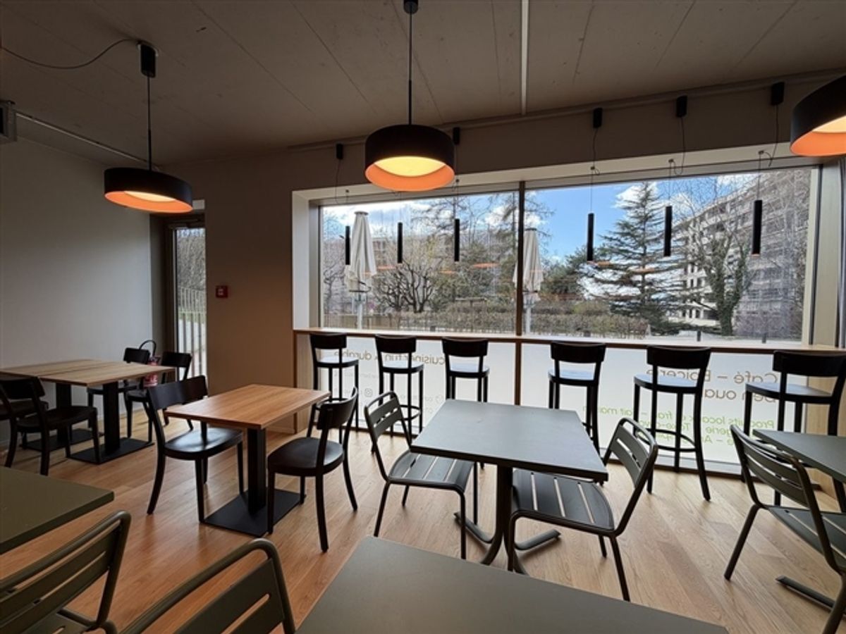 Träumst du davon, ein Café zu eröffnen 84,10 m² zu vermieten - 2