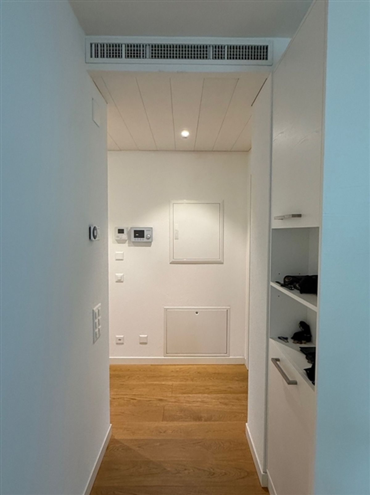 GROSSES UND MODERNES 2.5-ZIMMIGES APARTMENT IM ZENTRUM MIT KLIMAANLAGE - 3