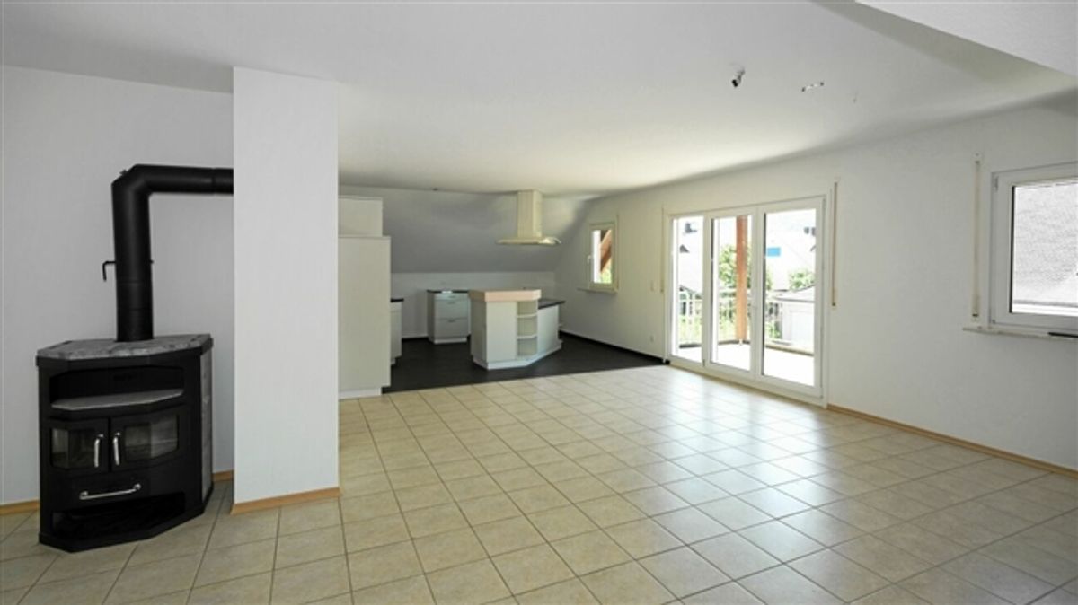 3.5 Zimmer Wohnung (108 m2) im 1. OG. zu vermieten Bättwil - 3