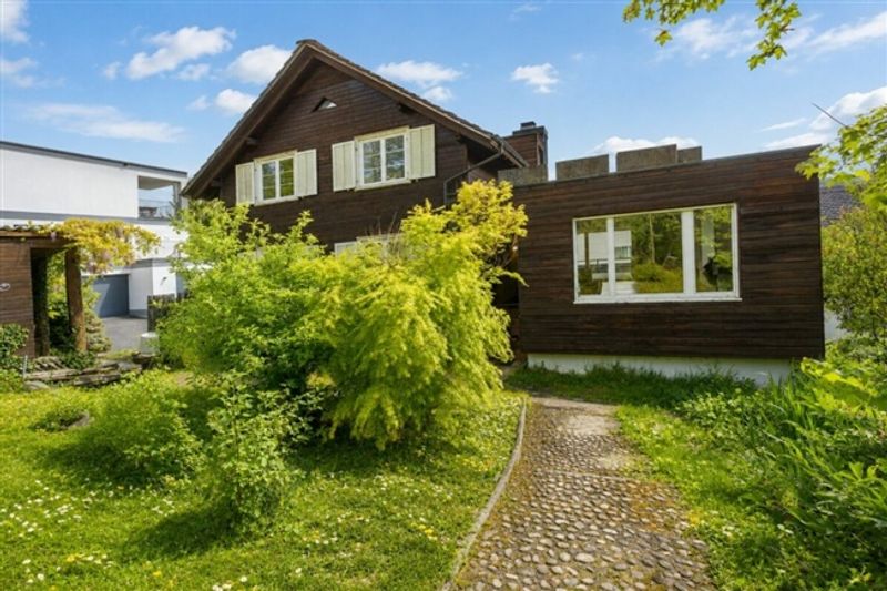 Grosszügiges 8.5-Zimmer-Familienhaus mit viel Platz und Potenzial - 5