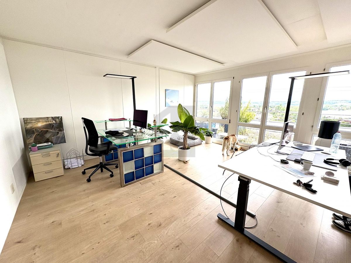 REPRÄSENTATIV MIT SEESICHT UND TERRASSEN - 2