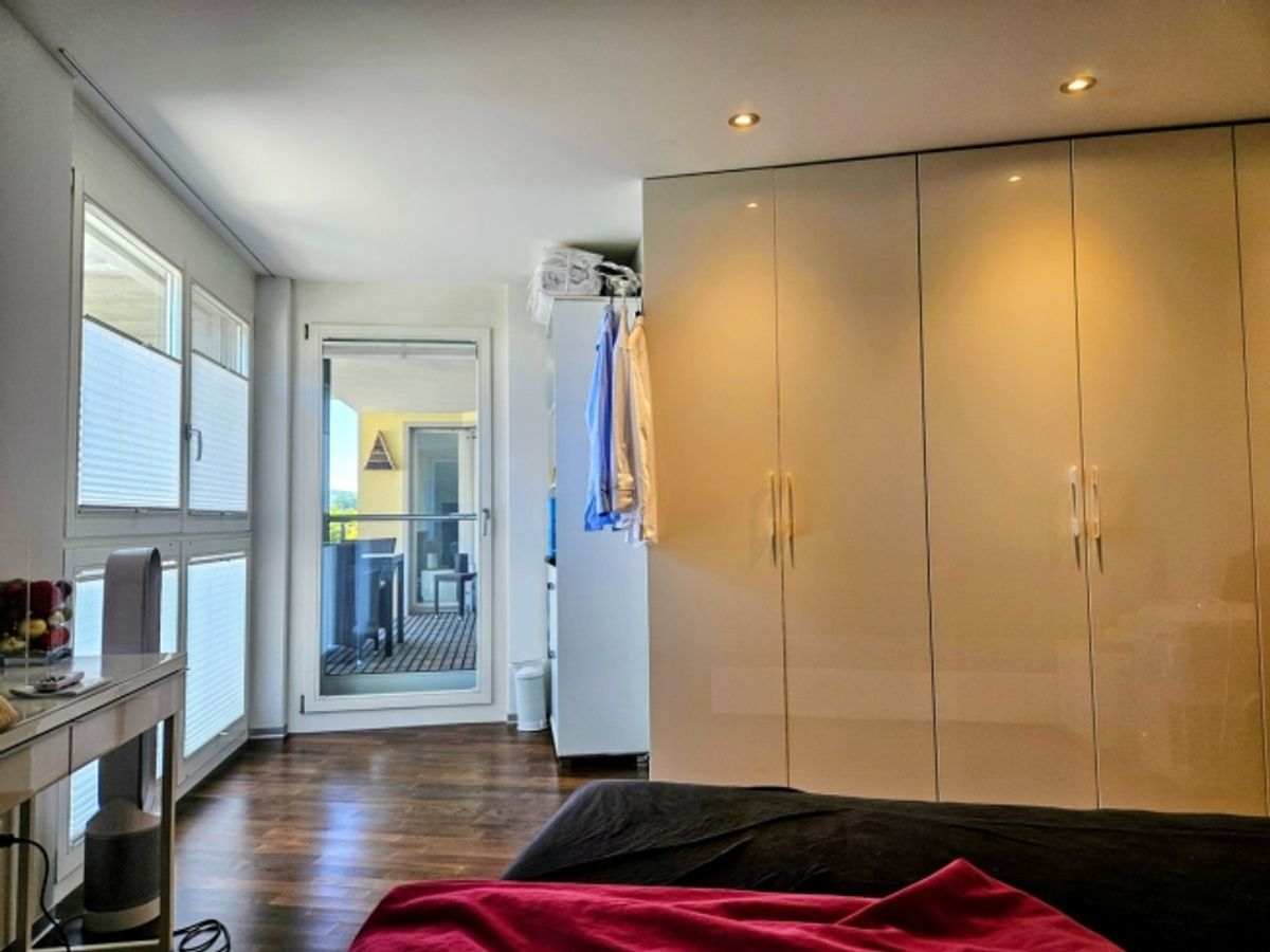 Geräumige 3.5-Zimmer Dachwohnung mit Aussicht in Weiningen - 7