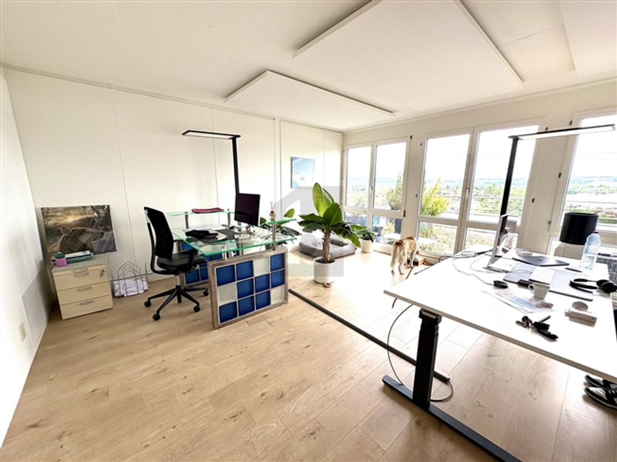 REPRÄSENTATIV MIT SEESICHT UND TERRASSEN - 2