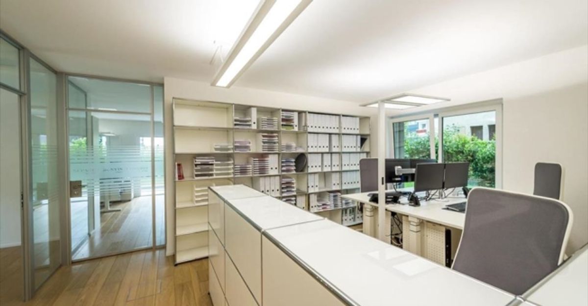 Bureau 5.5 pièces - 1