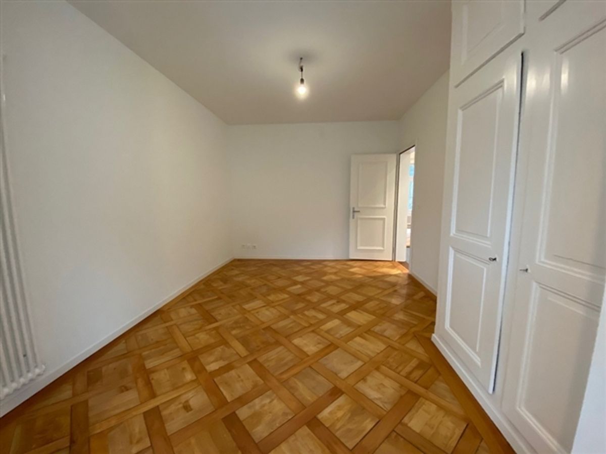 in zentraler Lage 3.5-Zimmer-Wohnung im 1. OG - 4