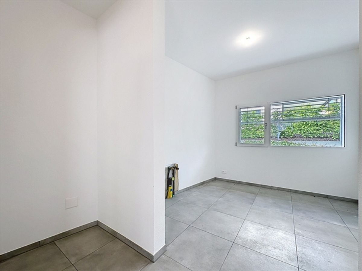 Neuwertige Gewerbeeinheit mit Werkstatt und Bürofläche von über 90 m² - 9