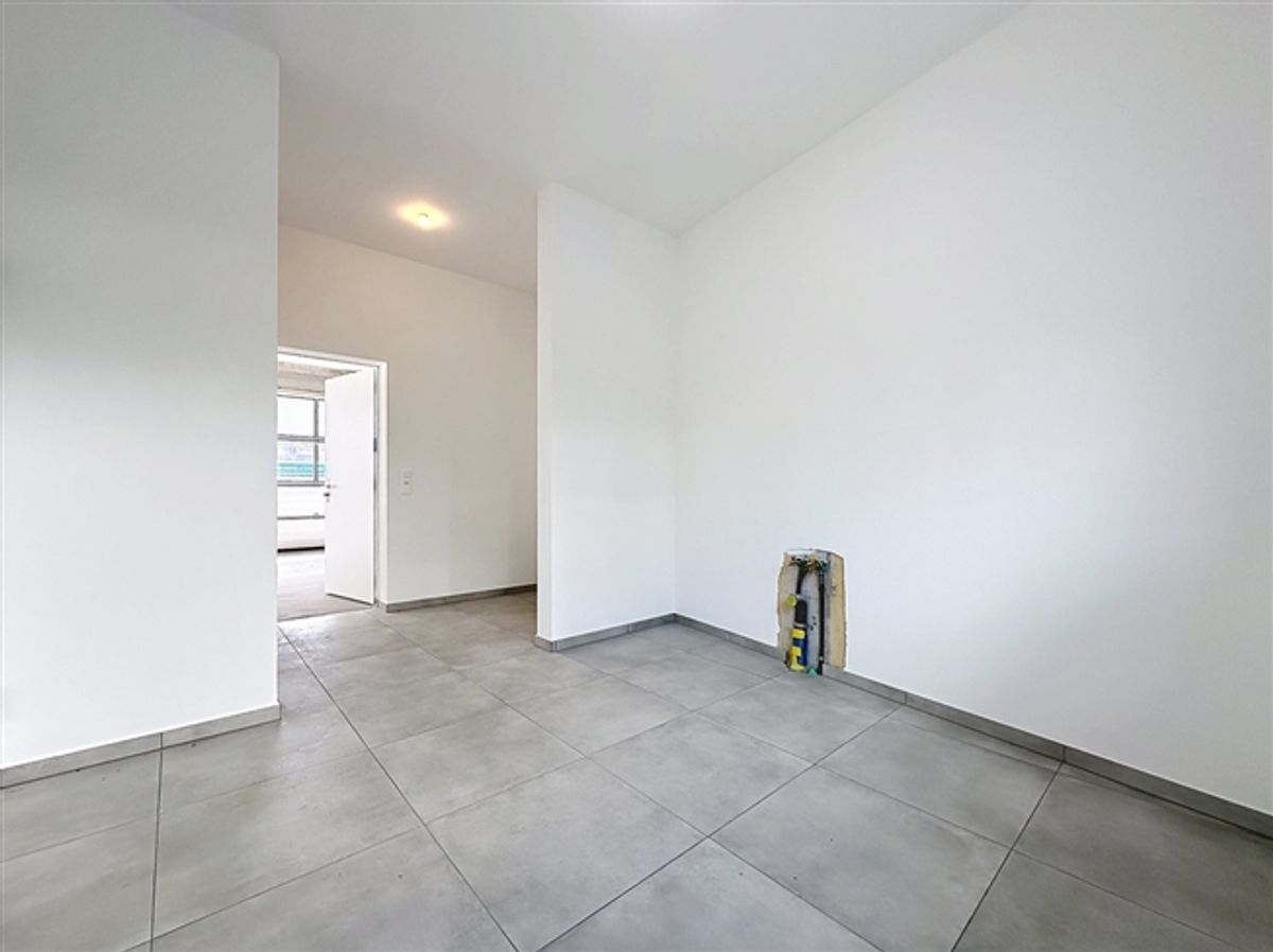 Neuwertige Gewerbeeinheit mit Werkstatt und Bürofläche von über 90 m² - 11
