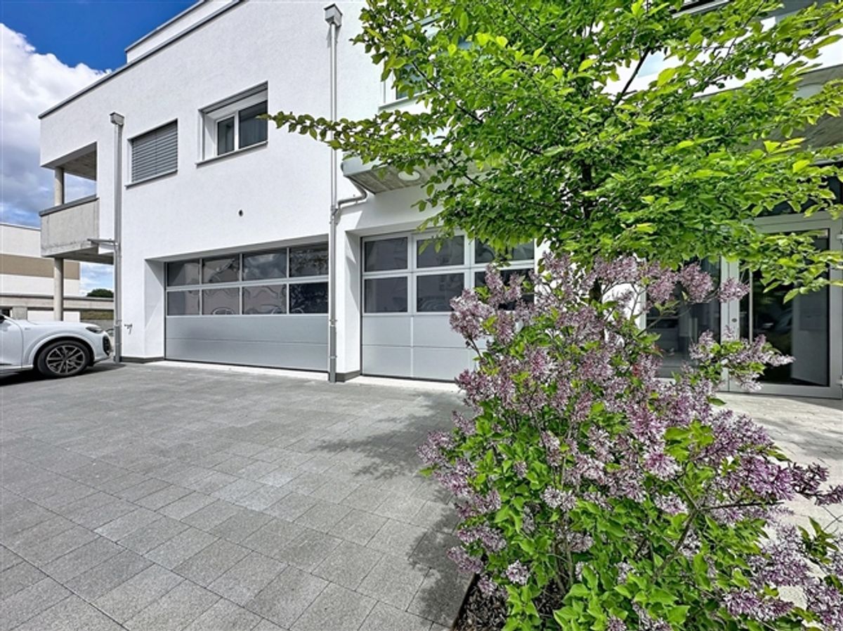 Neuwertige Gewerbeeinheit mit Werkstatt und Bürofläche von über 90 m² - 13