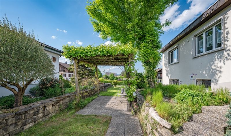 GROSS DENKEN - GEPFLEGTES 7.5 ZIMMER EINFAMILIENHAUS - 7