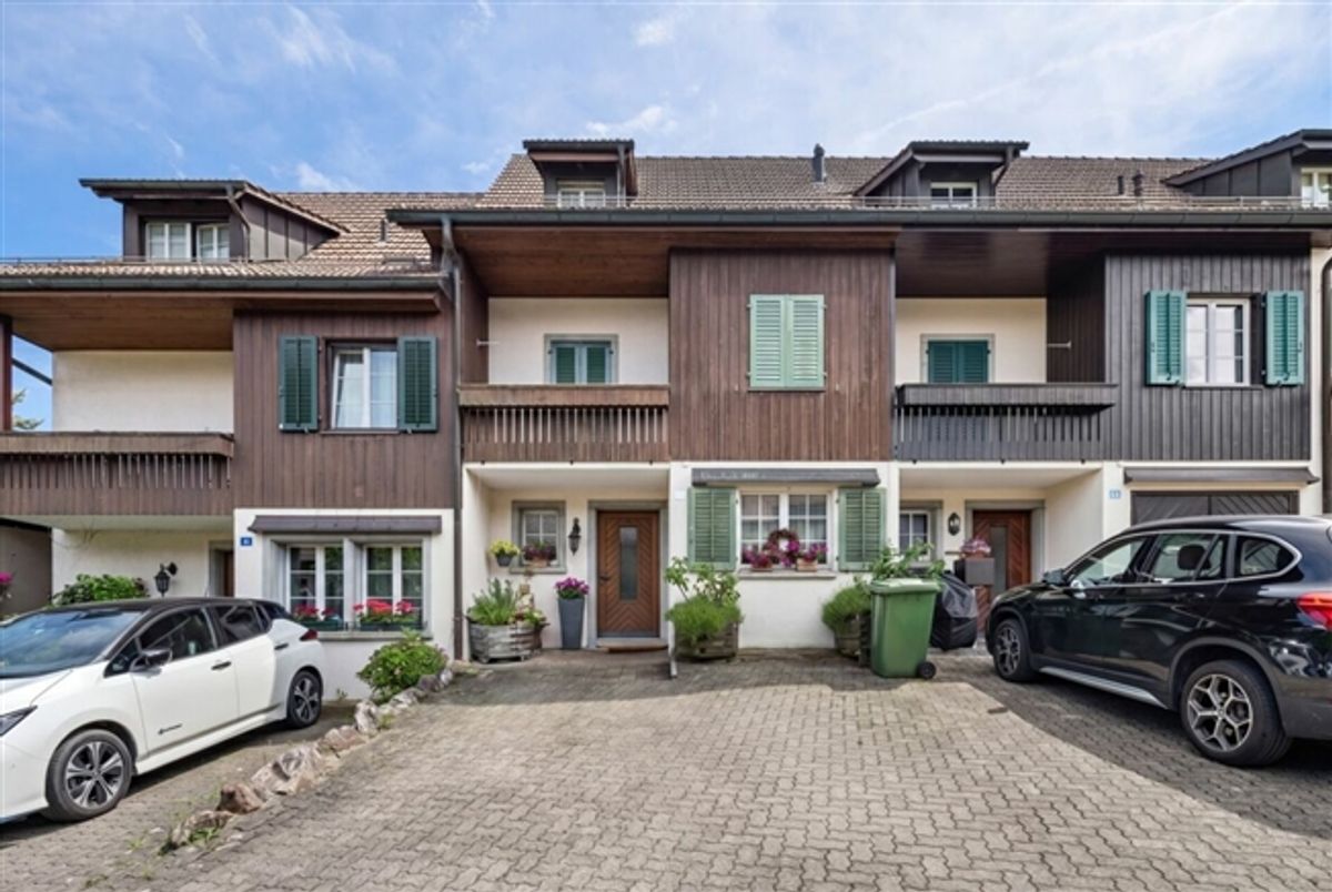 Charmantes 6.5-Zi. Reihenhaus an familienfreundlicher Lage - 0