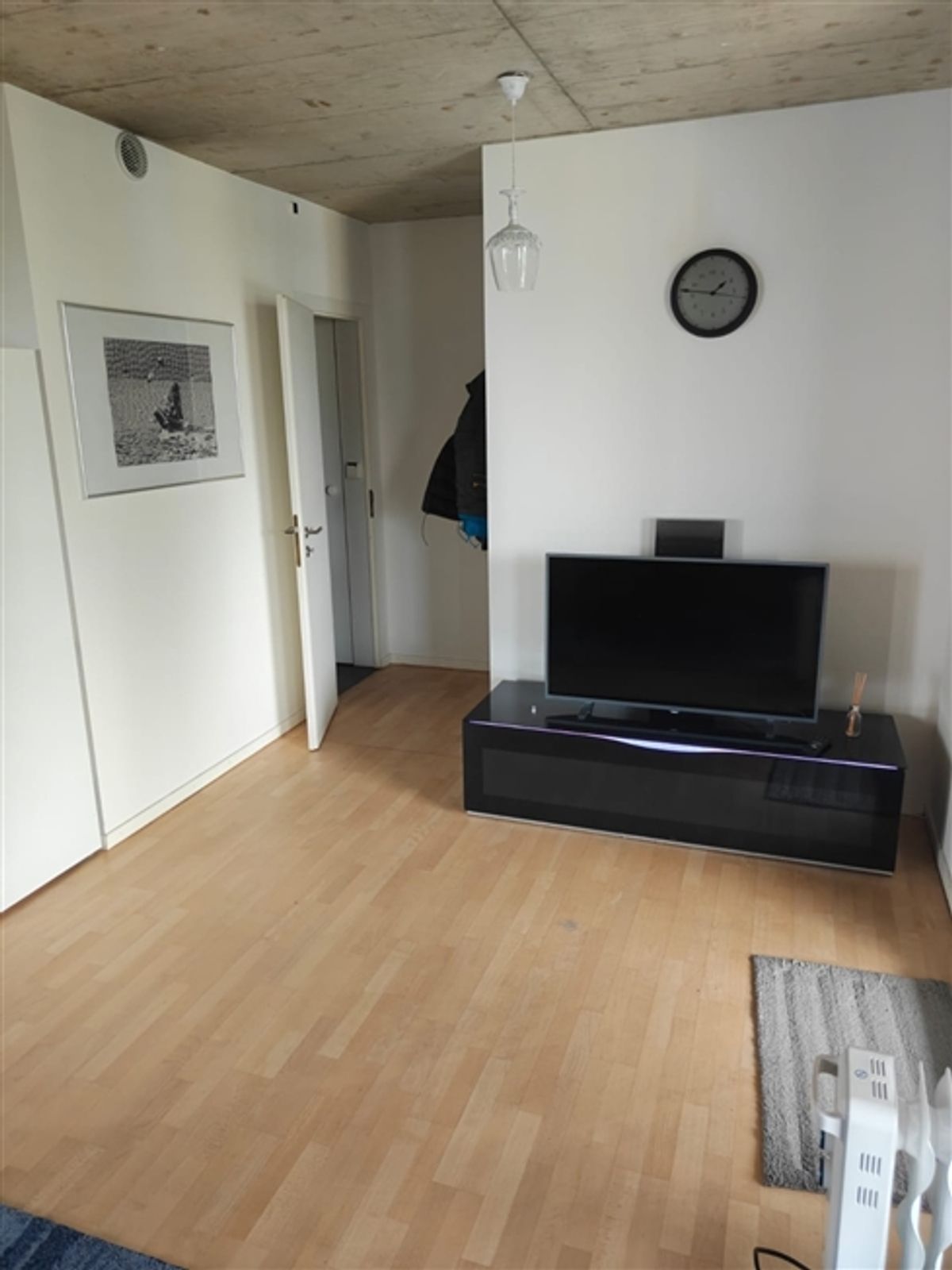 Voll möblierte 2-5-Zimmer-Wohnung zur Miete in Wallisellen (Melchrütistraße 14) - 1