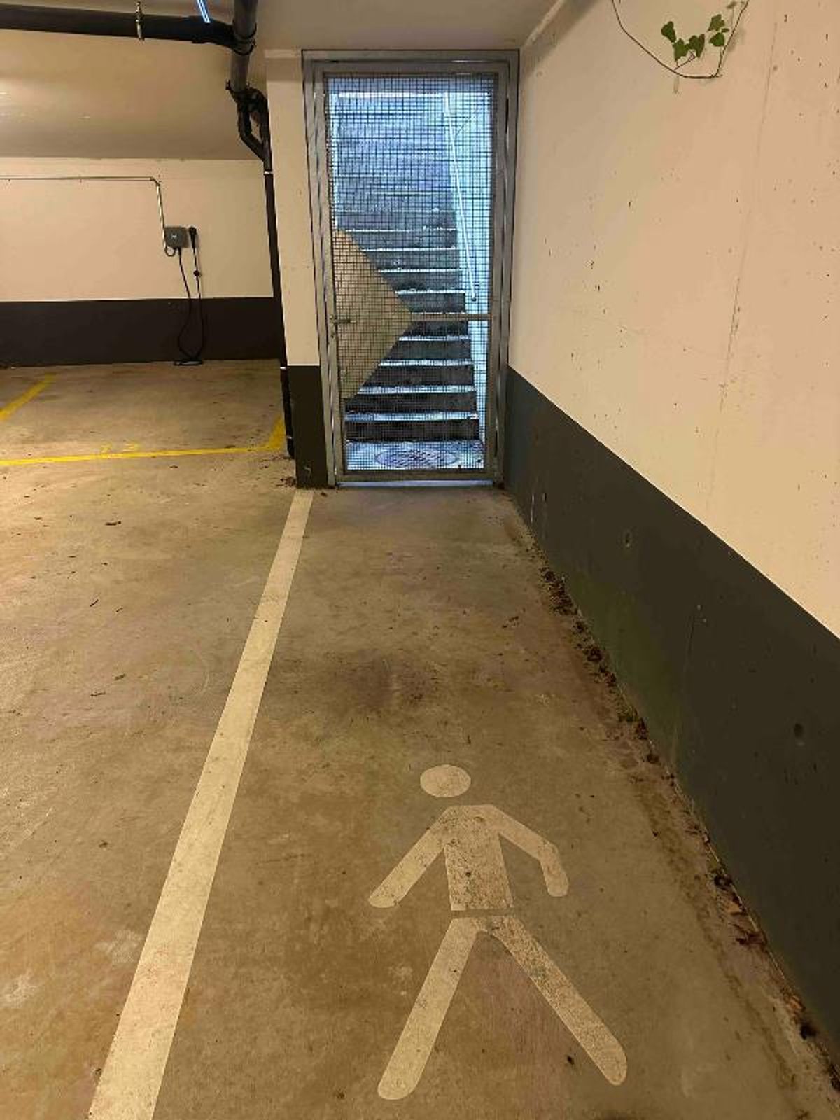 Tiefgarage - 1
