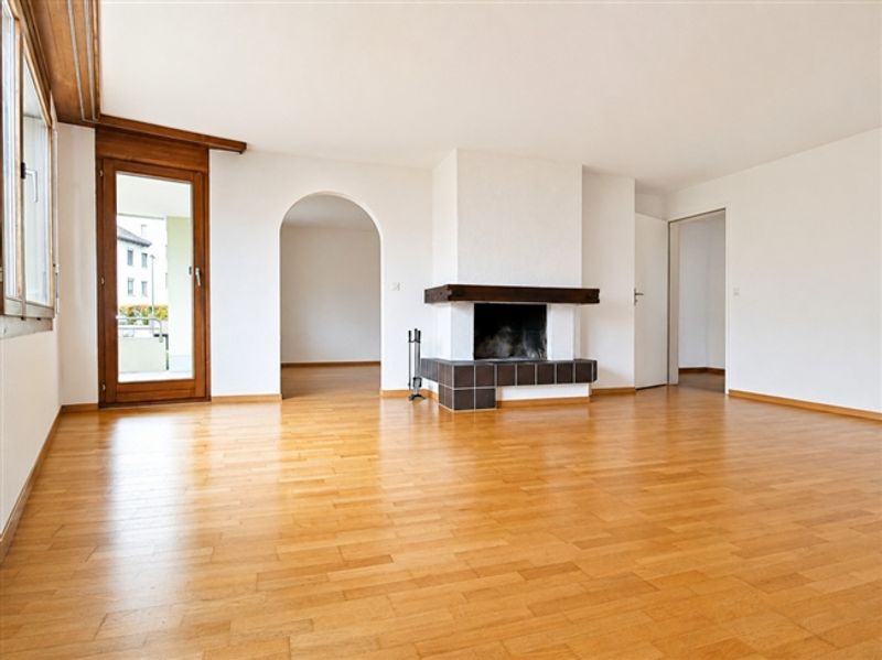 Grosszügige 5.5-Zimmer-Wohnung mit Cheminée und sonnigem Balkon - 4