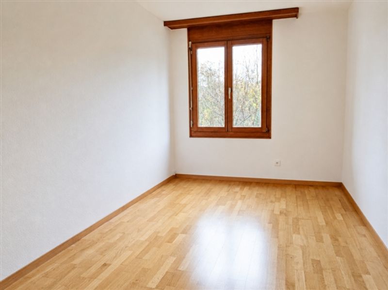 Grosszügige 5.5-Zimmer-Wohnung mit Cheminée und sonnigem Balkon - 10