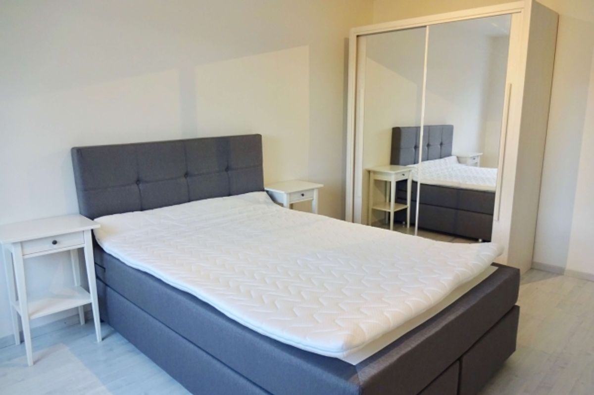 Möbliertes Zimmer in 4er WG mit grossem Wohnzimmer & Balkon - 2