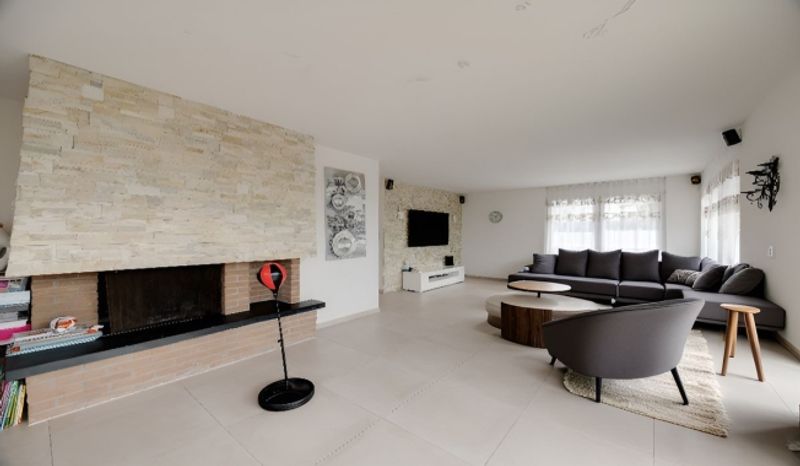 RARITÄT IN BESTLAGE MIT POOL, WINTERGARTEN UND GRILL-LOUNGE FRISCH RENOVIERT - 6
