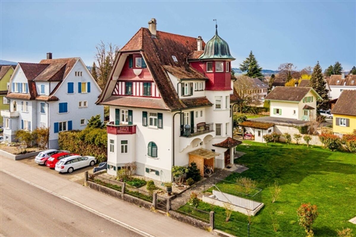 historisches Wohnhaus (VOLLVERMIETET) mit 4 Wohnungen (im Stockwerkeigentum) & 5 externen Tiefgaragenplätzen - 0