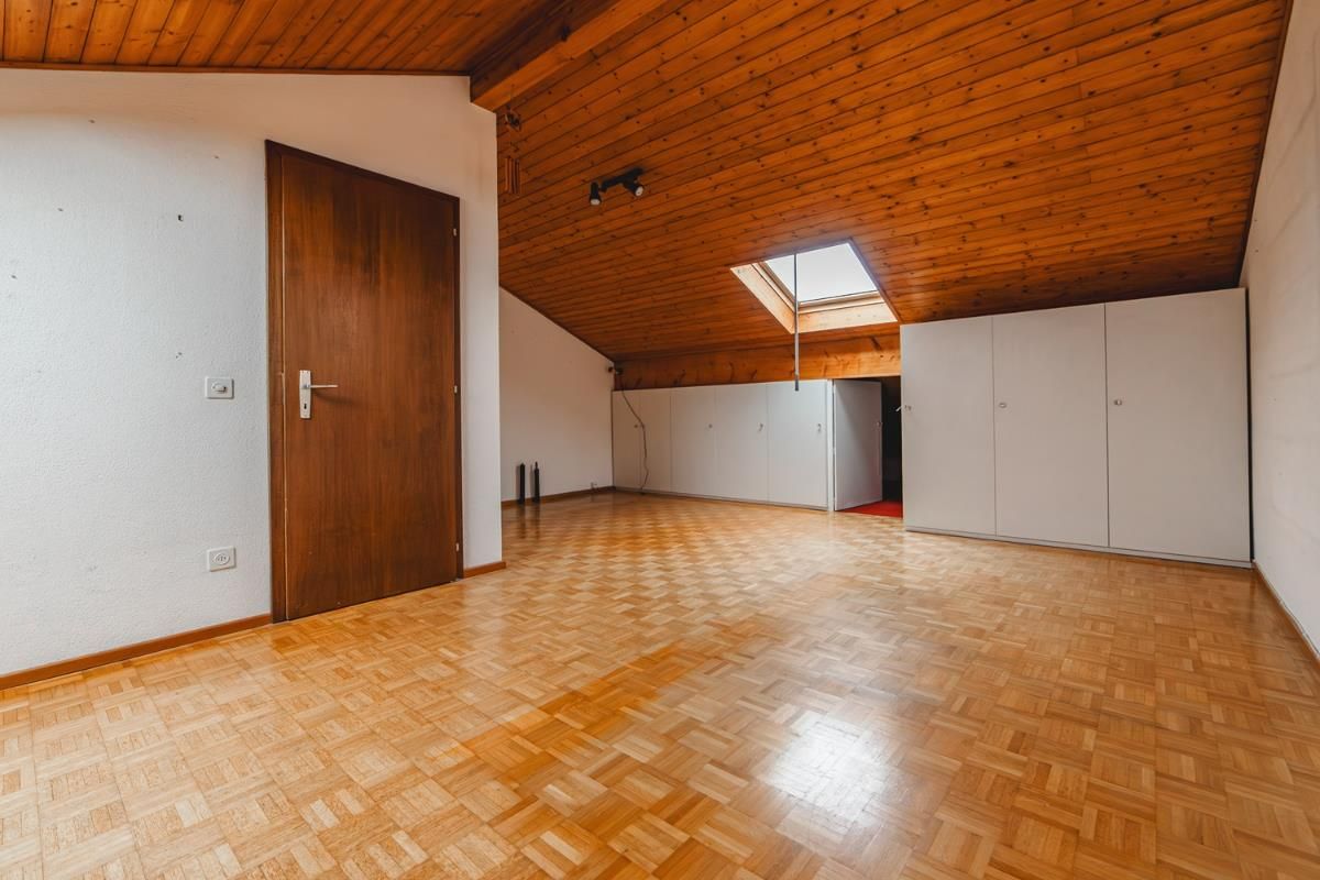 5.5 Room bifamiliar house - 4