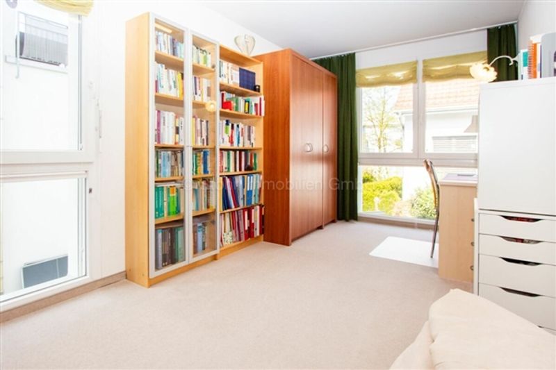 Helles 5.5 Zimmer Reiheneckhaus an kinderfreundlicher Lage - 8