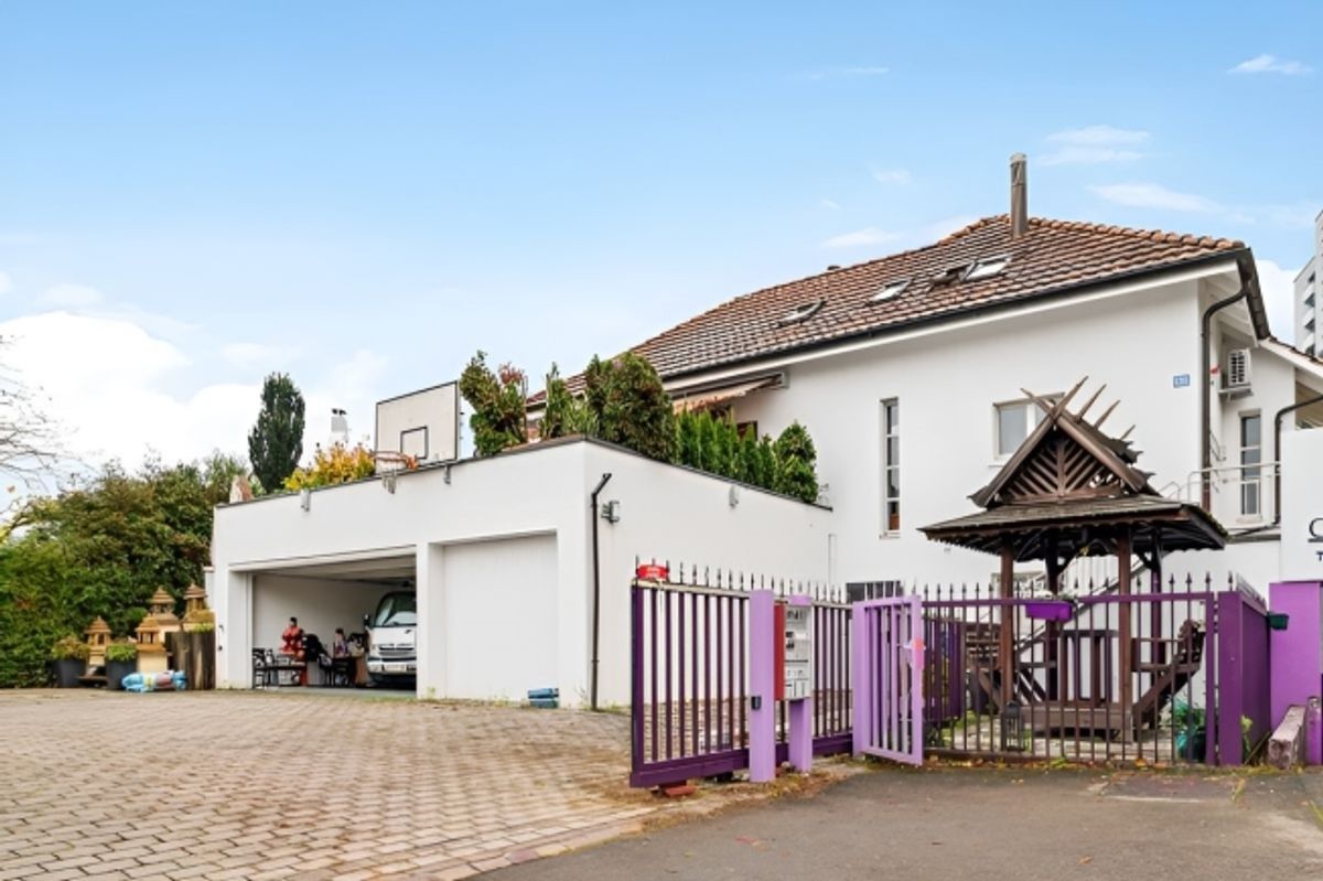 Exklusives, ruhig gelegenes Einfamilienhaus mit Pool zur Langzeitmiete - 1