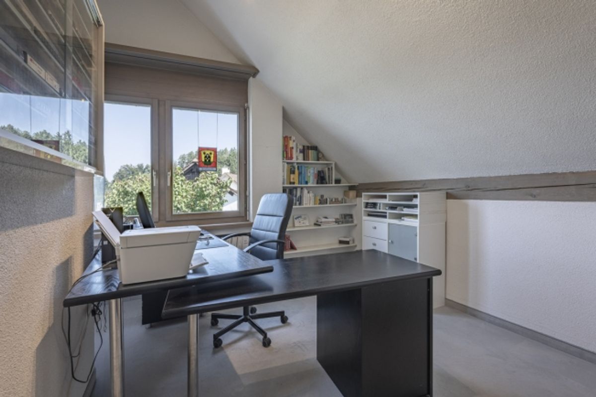 Grosszügiges Einfamilienhaus mit Einliegerwohnung und Doppelgarage - 7
