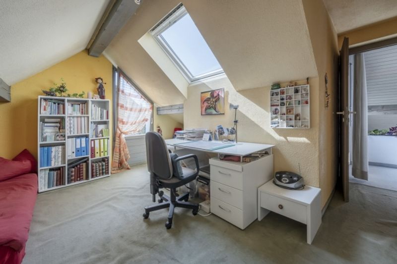 Grosszügiges Einfamilienhaus mit Einliegerwohnung und Doppelgarage - 9