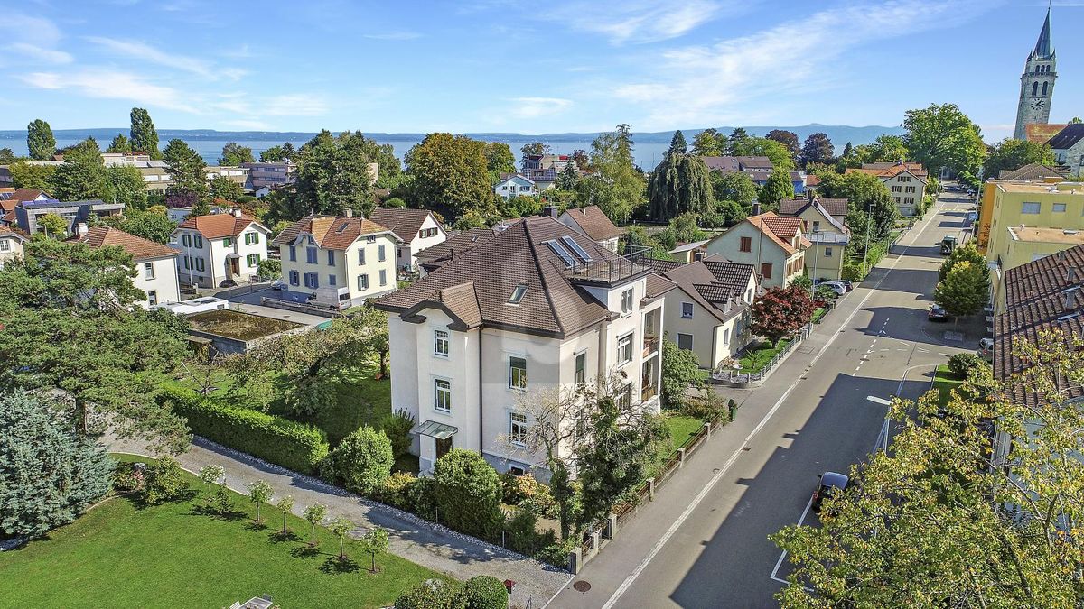 HERRSCHAFTSHAUS MIT AUSBAUPOTENTIAL AN TOP LAGE - 0