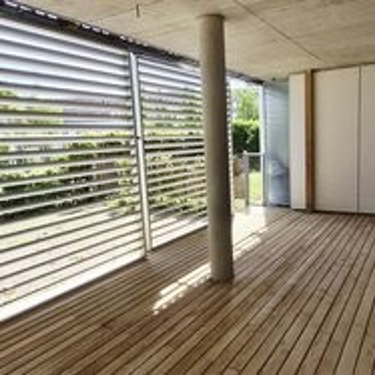 Moderne 2.5-Zimmer-Wohnung in Zürich-Schwamendingen zu vermieten! - 0