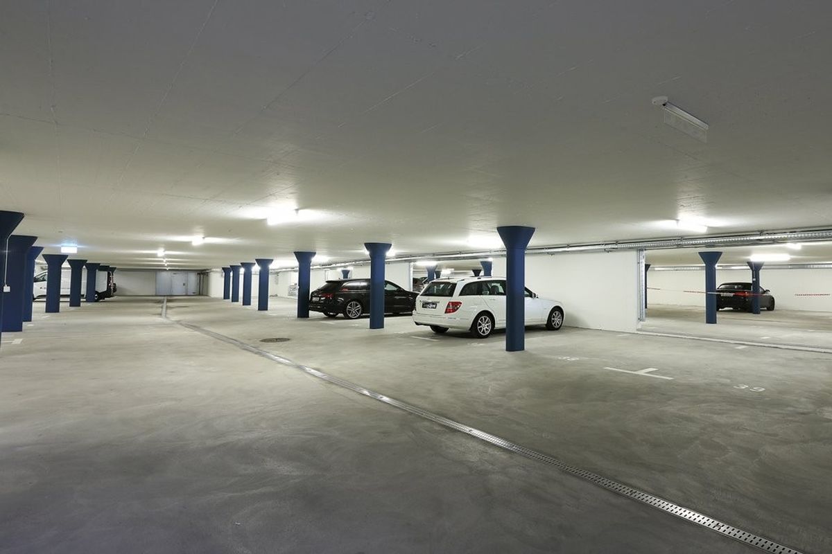 Auto-Einstellplatz in Zweidlen mit oder ohne Ladestation - 1