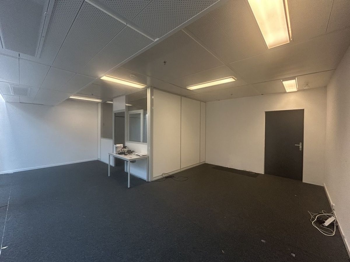 Surface Bureaux 1er étage - 44m2 - 4