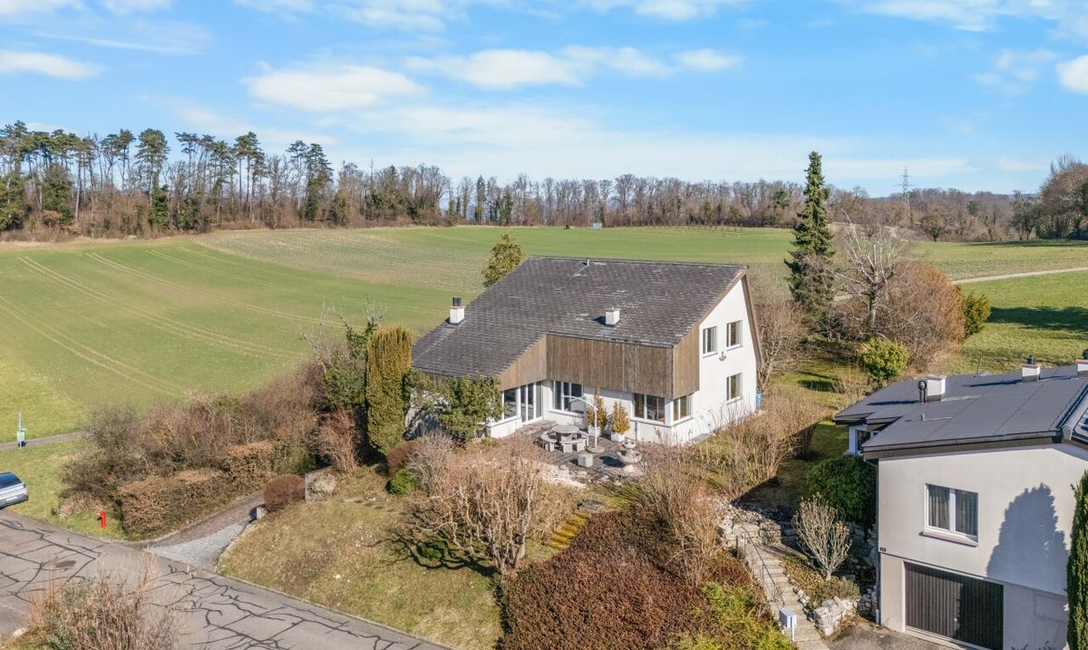 Panorama-Einfamilienhaus mit Blick auf das Kloster Mariastein - 0