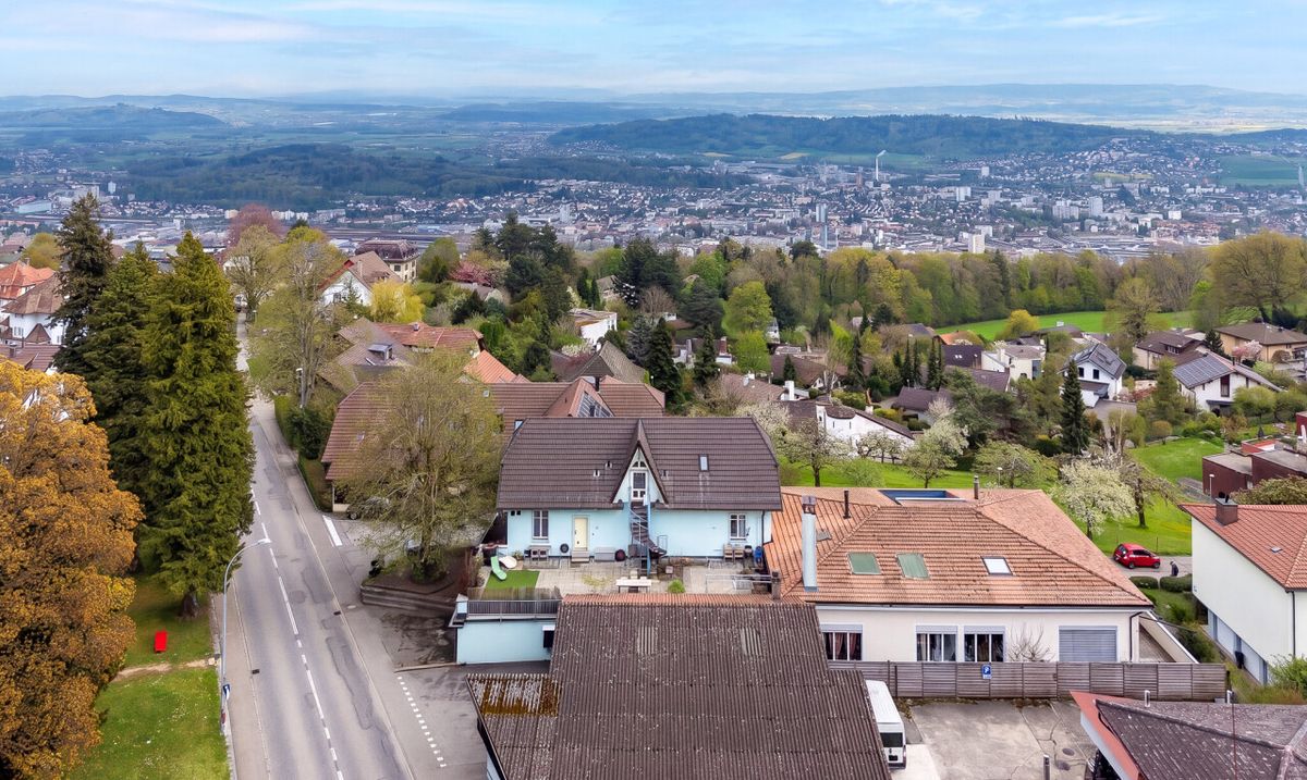 Zweifamilienhaus mit traumhafter Aussicht - 1