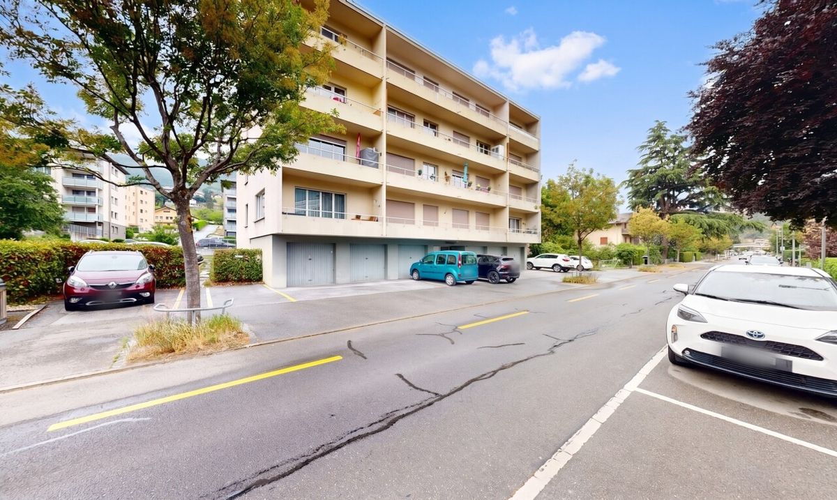 3.5-room apartment with great potential in Sierre - 0