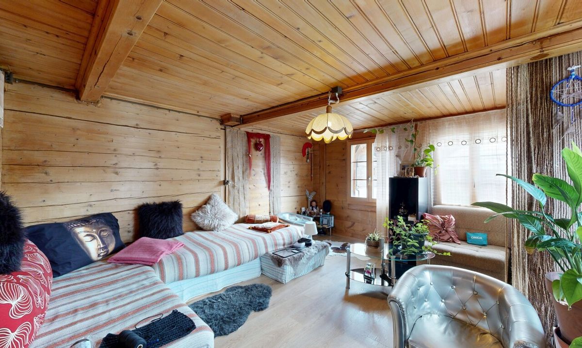Exclusive: Large chalet for mixed use at the entrance to the village - 7