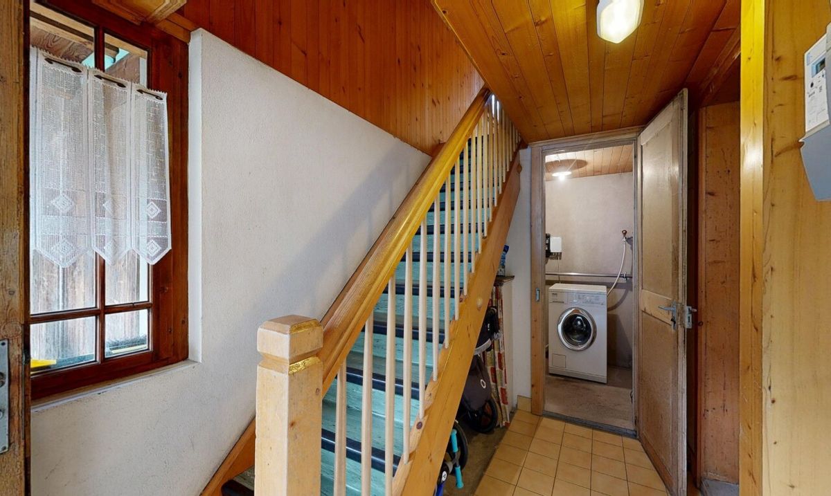 Exclusive: Large chalet for mixed use at the entrance to the village - 1
