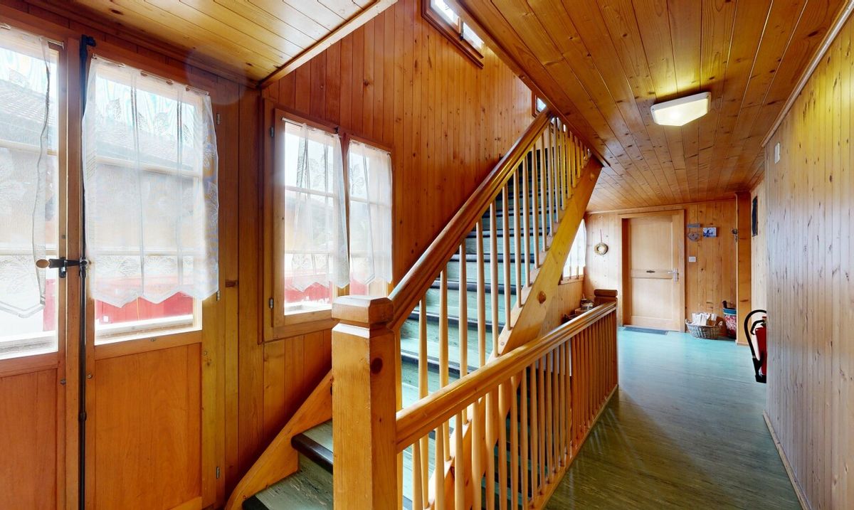 Exclusive: Large chalet for mixed use at the entrance to the village - 3