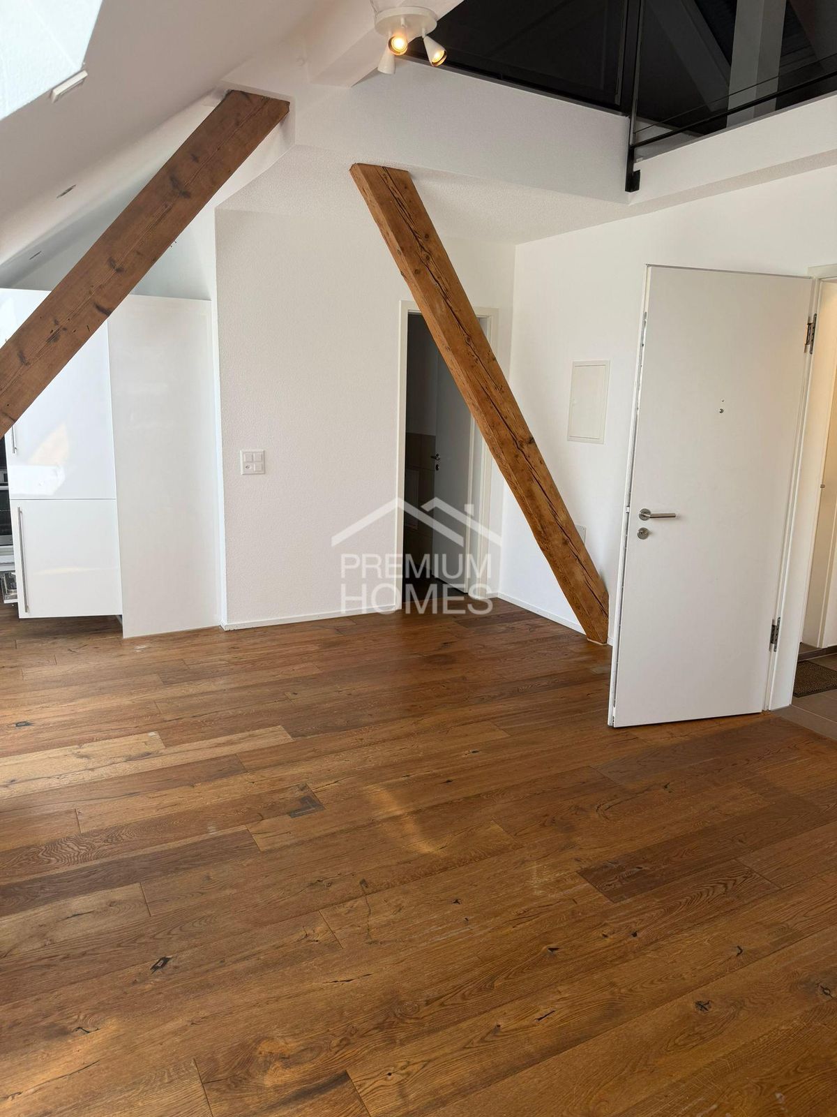 Charmante 2.5-Zimmer-Dachwohnung! - 1