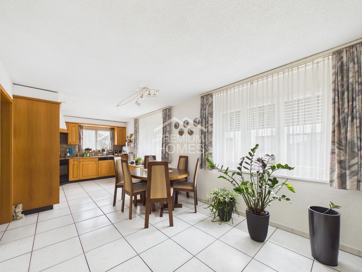 Familienhaus mit Einliegerwohnung - Potenzial an bester Lage - 4