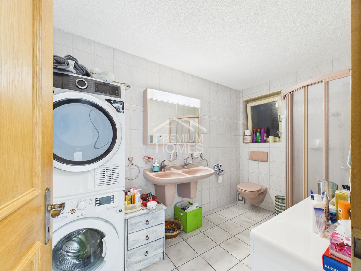 Familienhaus mit Einliegerwohnung - Potenzial an bester Lage - 7