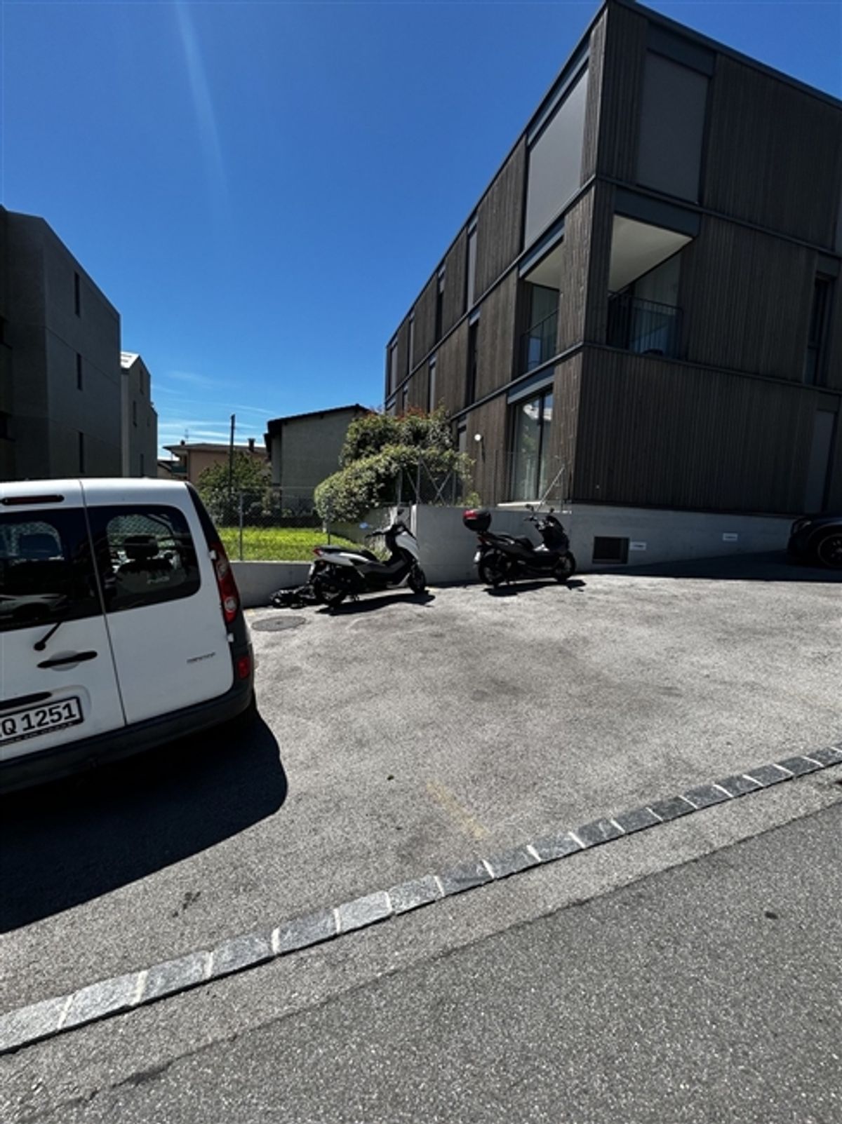Aussenparkplatz in Minusio - 0