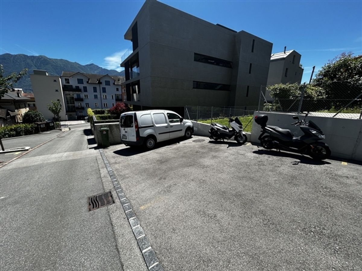 Aussenparkplatz in Minusio - 1