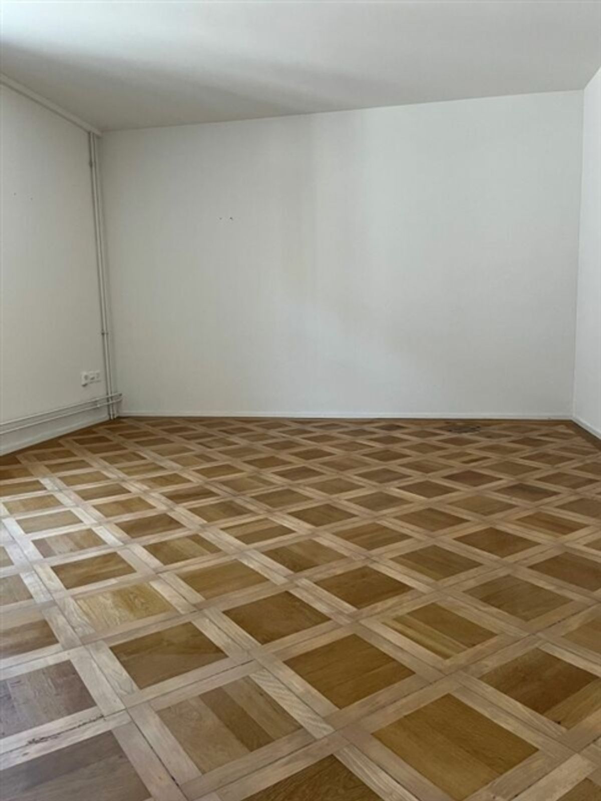 Helle 2.5 Zimmer-Wohnung mit Balkon im schönen Museumsquartier - 1